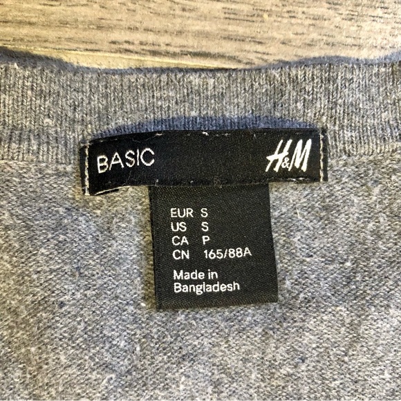 H&M Women’s Basics Grey V-Neck Fitted Long Sleeve Sweater - Small - Picture 3 of 13
